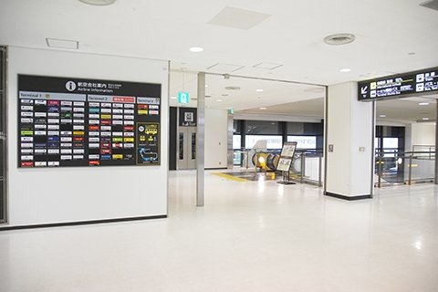 成田国際空港第2ターミナルエスカレーター