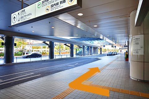 広島空港国内線到着ロビー出口外側