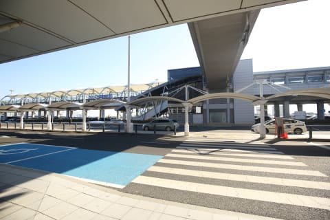 仙台国際空港出口1からの横断歩道