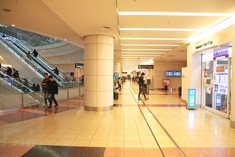 羽田空港国内線第2ターミナル1～3番到着口から4～6番到着口への道